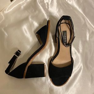 Torrid collection beautiful plat form heel shoes size 8.5